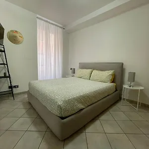https://casa-celeste-bilocale-nel-pieno-centro-di-alassio.hotelitalianriviera.com